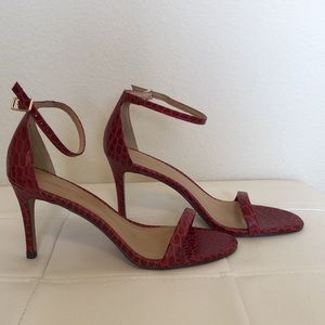 NWOT banana republic red crocodile heels